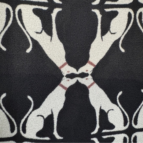 Express Portofino Dog Print Slim Fit Shirt XS | Black White Button Blouse - Picture 4 of 7